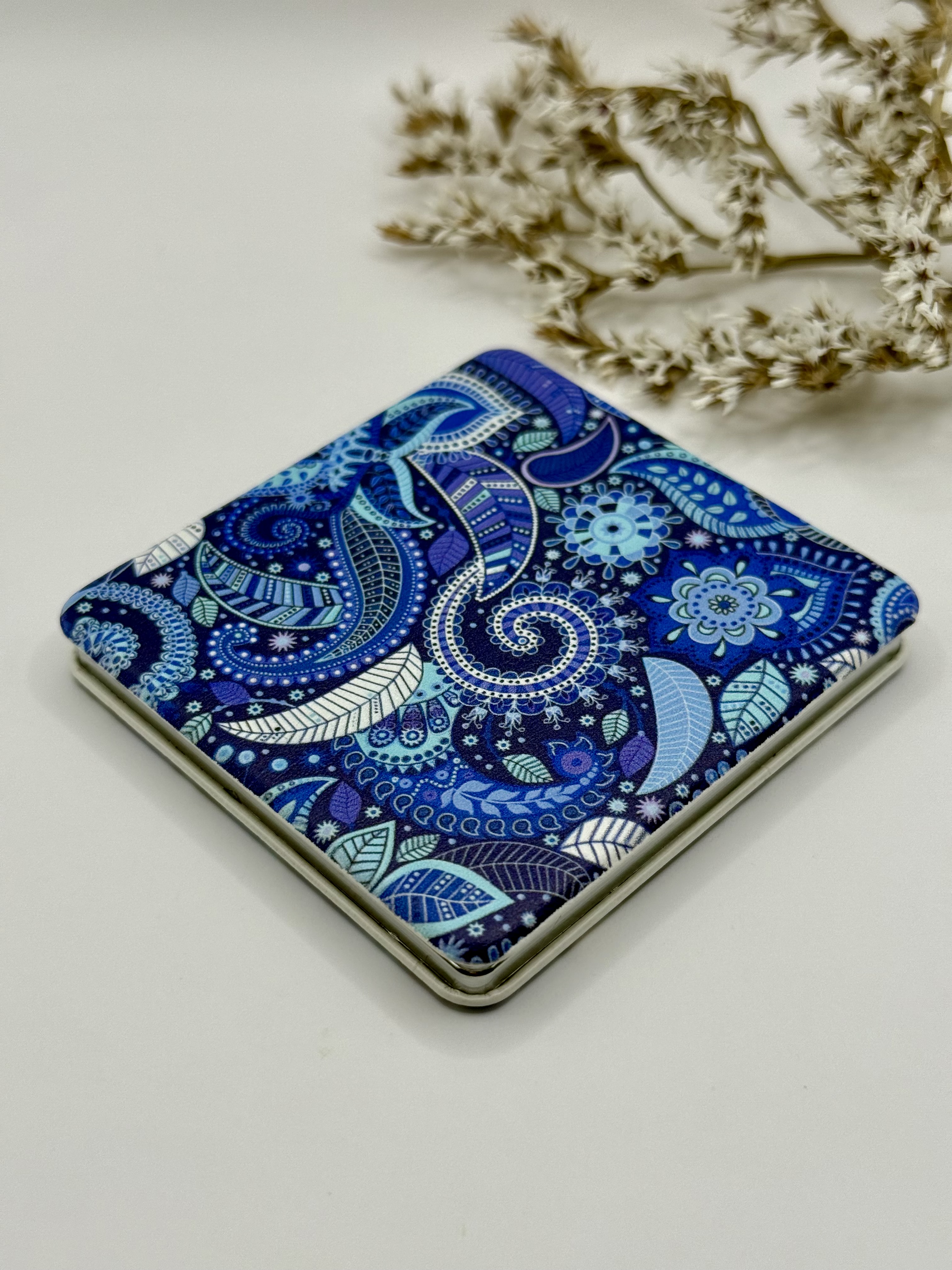KAPESNÍ ZRCÁTKO HRANATÉ/MODRÉ ORNAMENTY