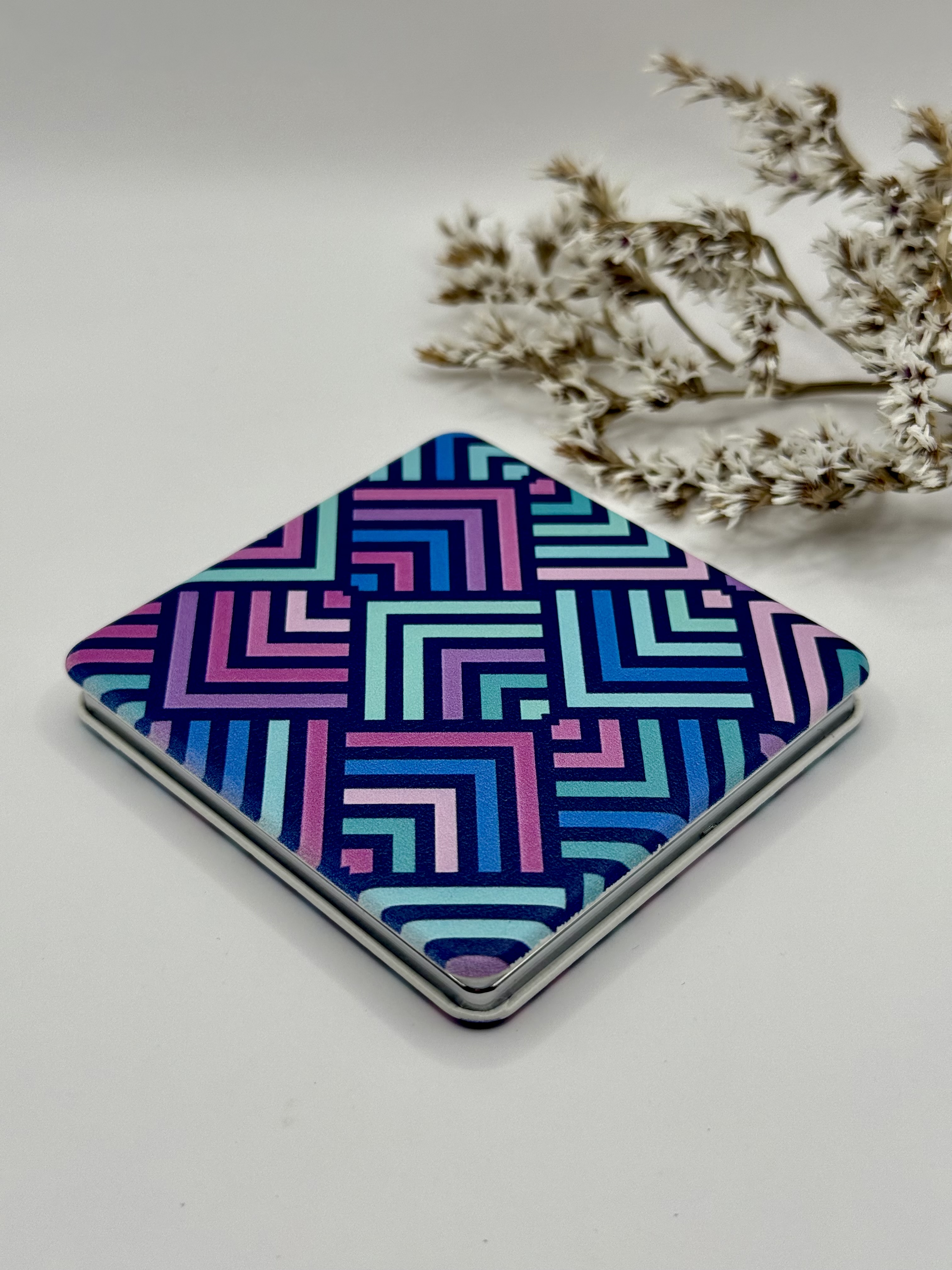 KAPESNÍ ZRCÁTKO HRANATÉ/GEOMETRICKÉ LINIE MODRÁ RŮŽOVÁ