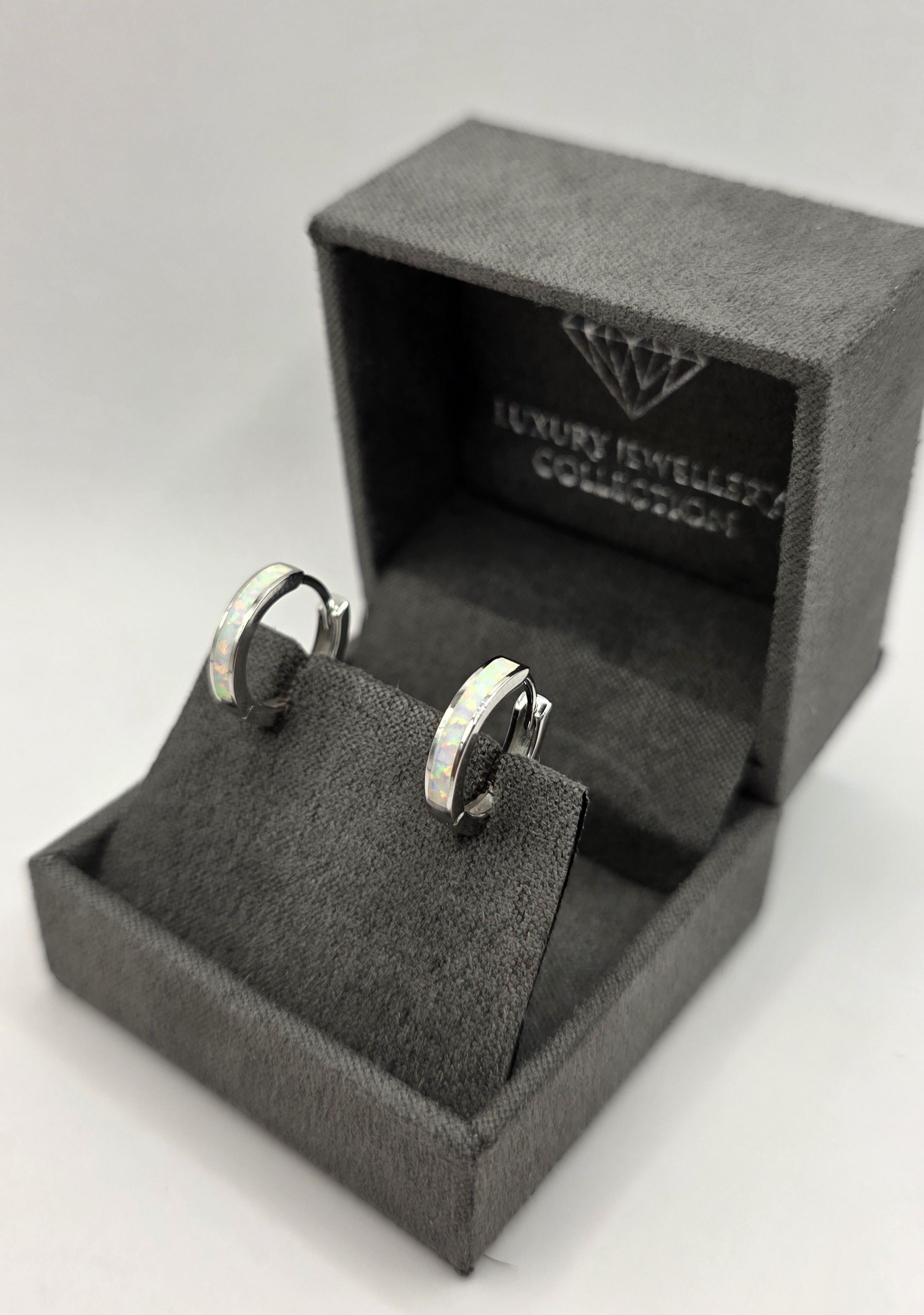 STŘÍBRNÉ PANTOVÉ KROUŽKY 11MM S AUSTRALSKÝM OPÁLEM 