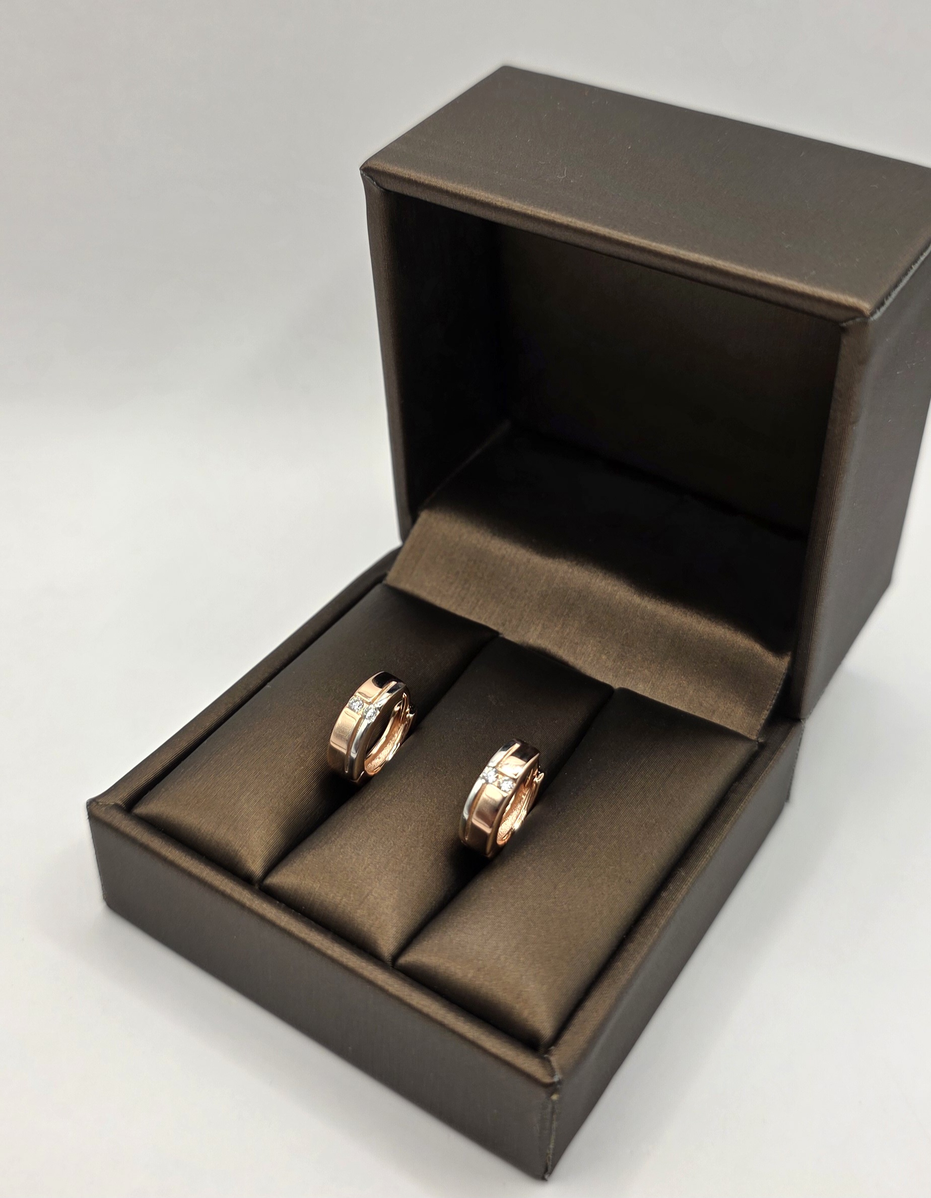 STŘÍBRNÉ ZLACENÉ PANTOVÉ KROUŽKY 10MM ROSE GOLD S BÍLÝMI ZIRKONY 